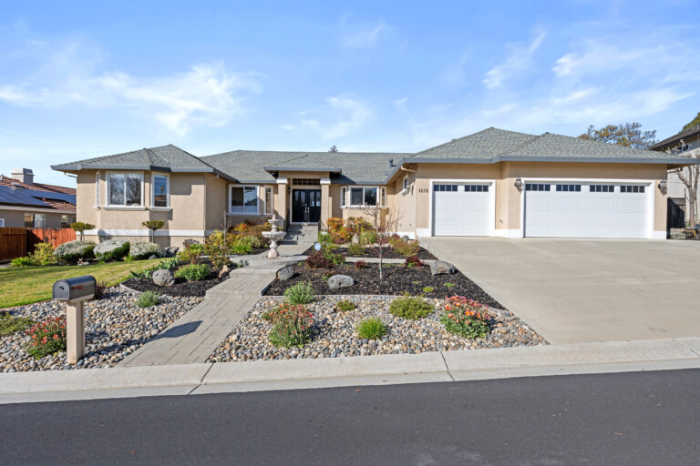 1272 Ridgemark Drive, Hollister, CA 95023